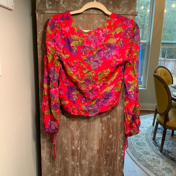 Top - Picture 2 of 3